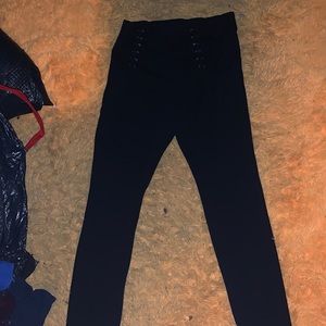 In perfect condition! Barely ever worn. Cute X details at the top.